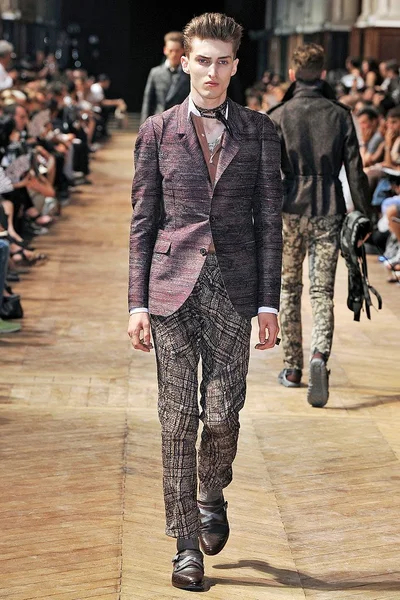 Look 42